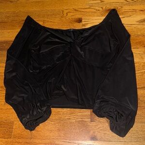 Black cropped blouse